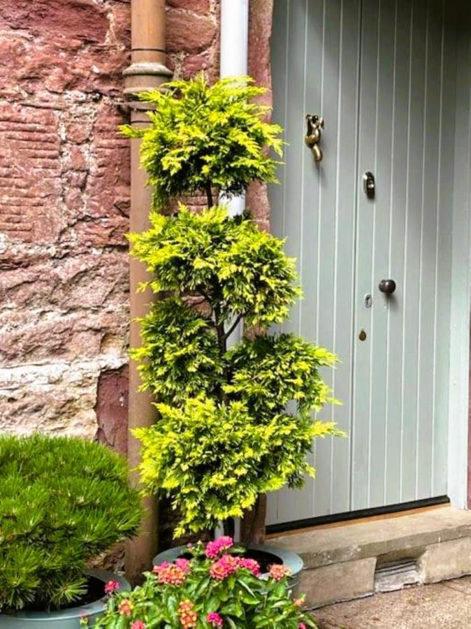 Apartment Reidochie Stables Luxury Haven Overlooking Garden